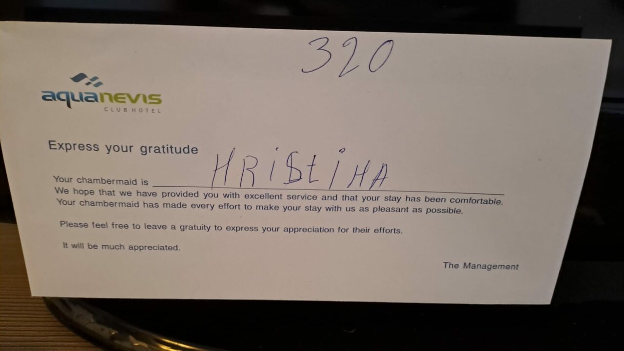 Noua „ofertă” pentru turiștii români: bacșis pentru curățenie în hotelurile din Bulgaria. O leva pentru Hristina