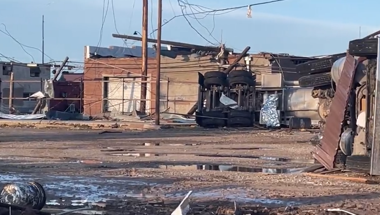 VIDEO | Trei persoane au murit și alte câteva zeci au fost rănite după ce o tornadă a devastat un oraș din Texas