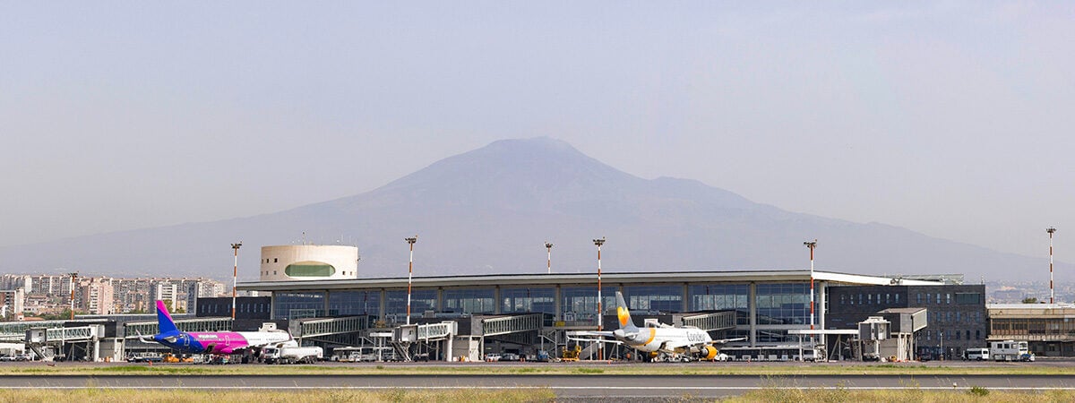 Atenționare de călătorie. MAE: Zborurile pe/de pe aeroportul Catania sunt suspendate. Care este cauza și cât durează interdicția