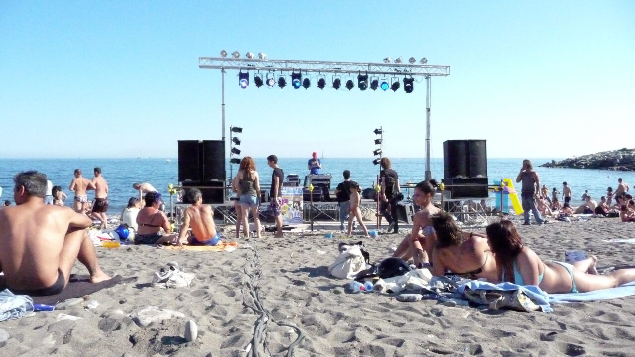 Paradisul din Europa în care turiștii sunt amendați dacă ascultă MUZICĂ pe plajă. Țara, una dintre destinațiile tot mai cerute de români!