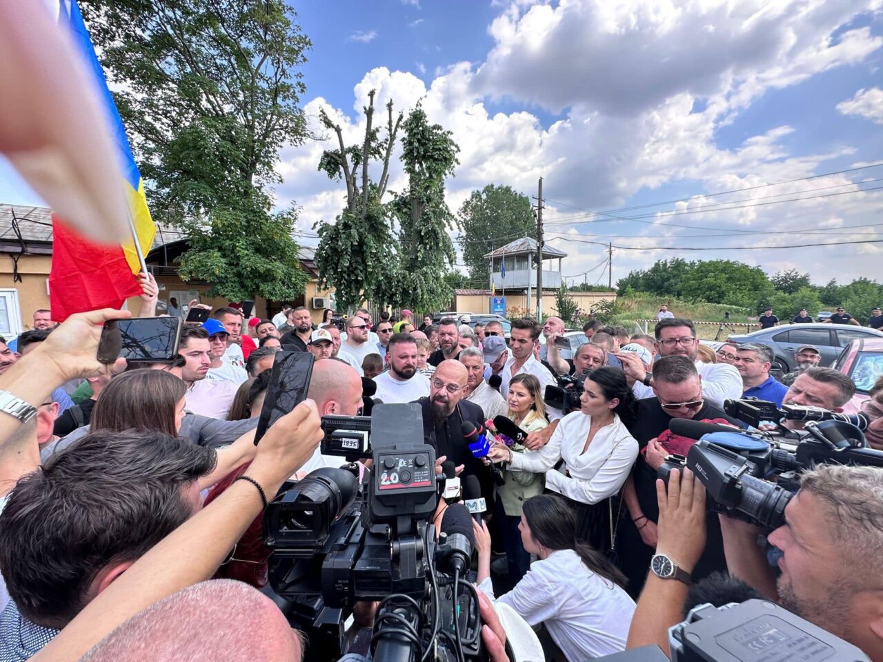Cristian Popescu Piedone amenință: „Sectorul 5 nu mai este sat fără câini” / BĂTAIE ca-n filme în Piața Rahova