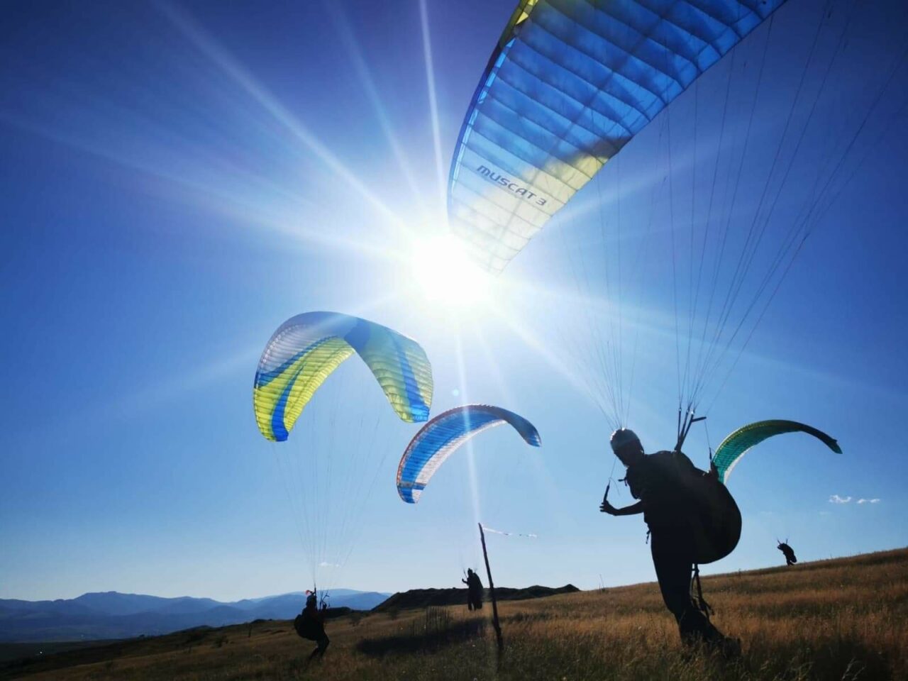 Hunedoara: Un bărbat a căzut în timpul unui zbor cu PARAPANTA