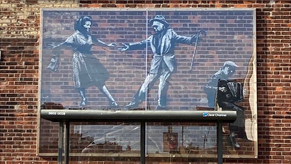 Realizatorii unui podcast BBC ar putea avea prima înregistrare a vocii lui Banksy