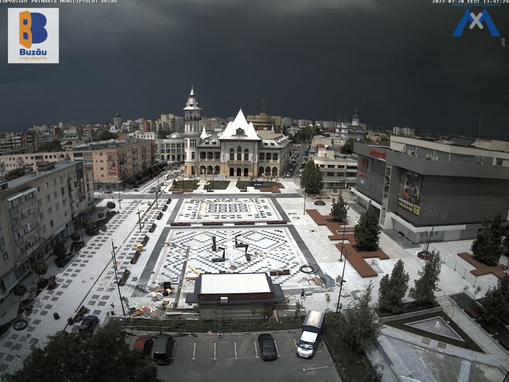 Cerul Buzăului s-a ÎNTUNECAT, ca într-o scenă apocaliptică, înainte de o furtună