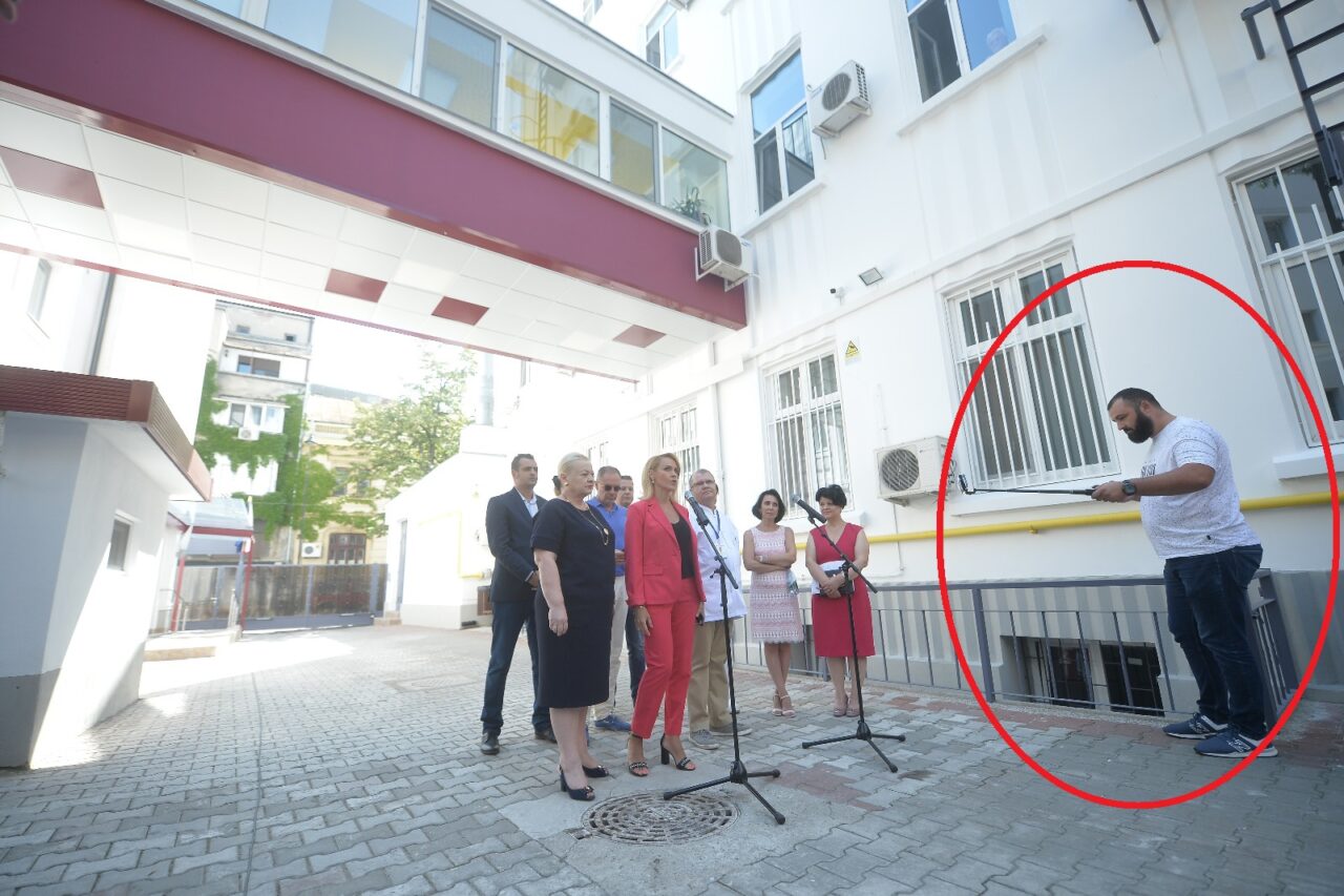 Ștefan Godei o filma pe Gabriela Firea la evenimentele organizate de Primăria Capitalei – FOTO