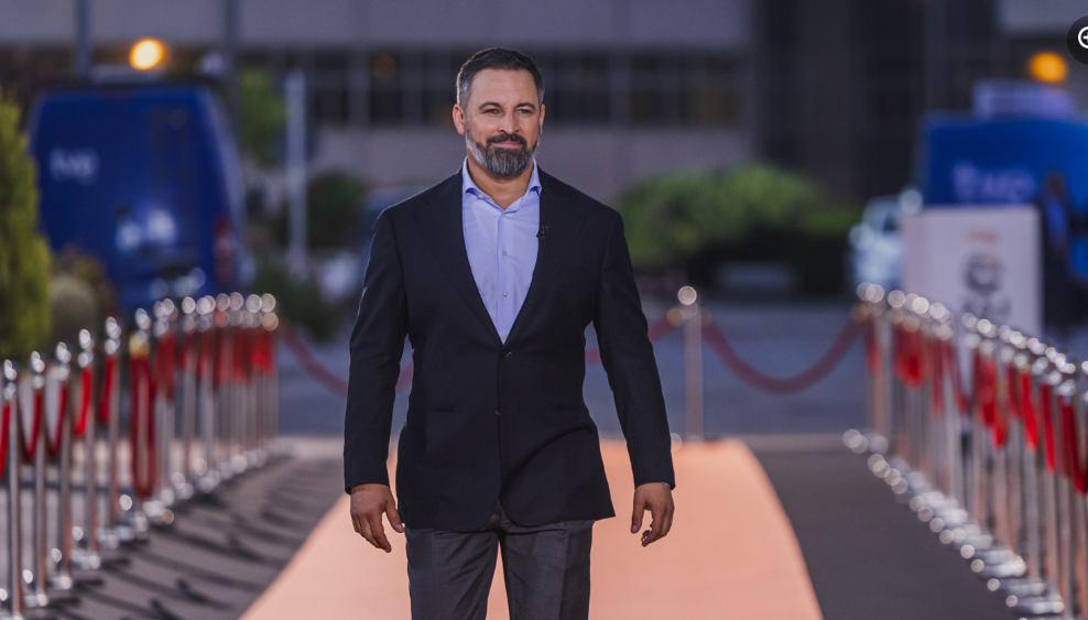 Alegeri legislative în Spania. Scrutinul ar putea valida ascensiunea EXTREMEI drepte / Cine este Santiago Abascal, liderul Vox