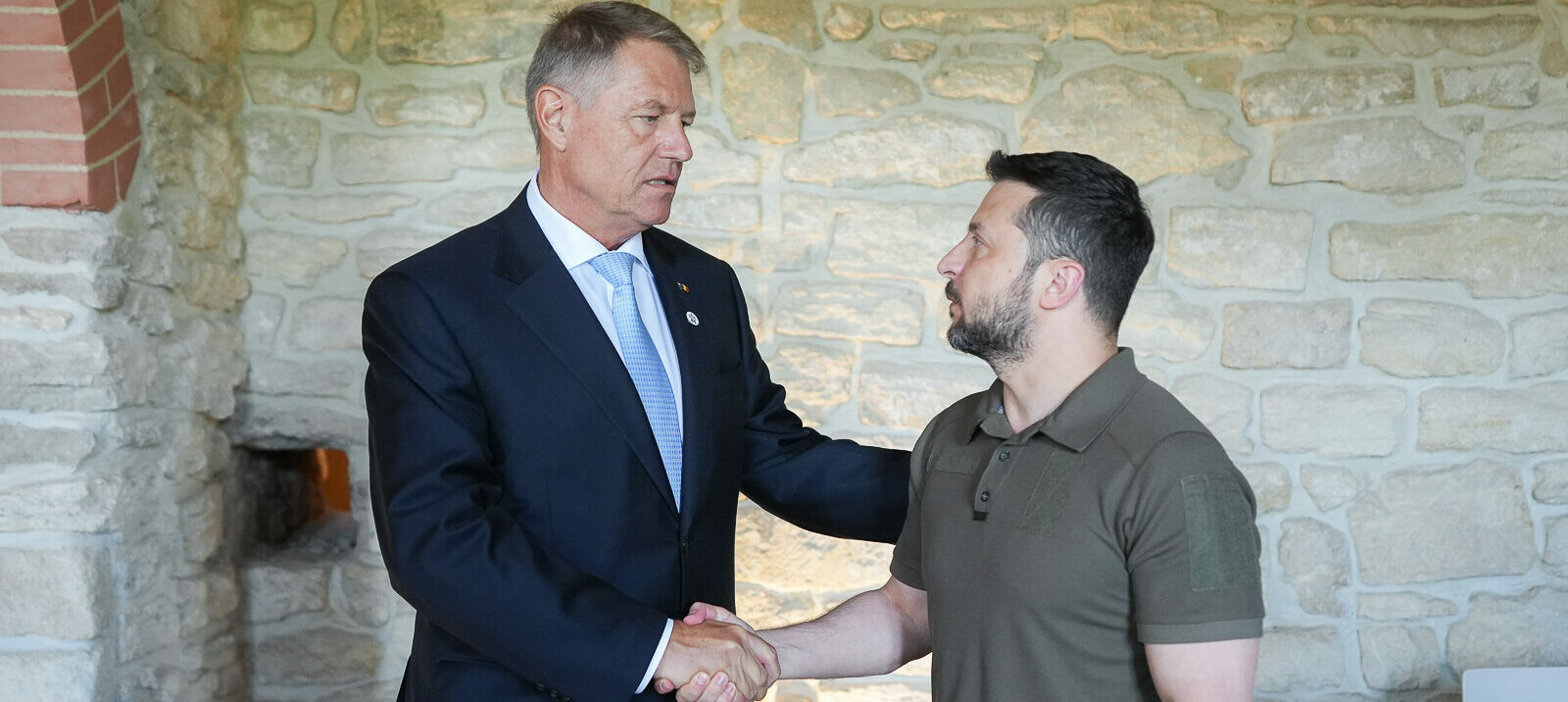 Când ar putea veni Volodimir Zelenski în România? Surse: Klaus Iohannis l-a invitat pe președintele Ucrainei la Summitul I3M