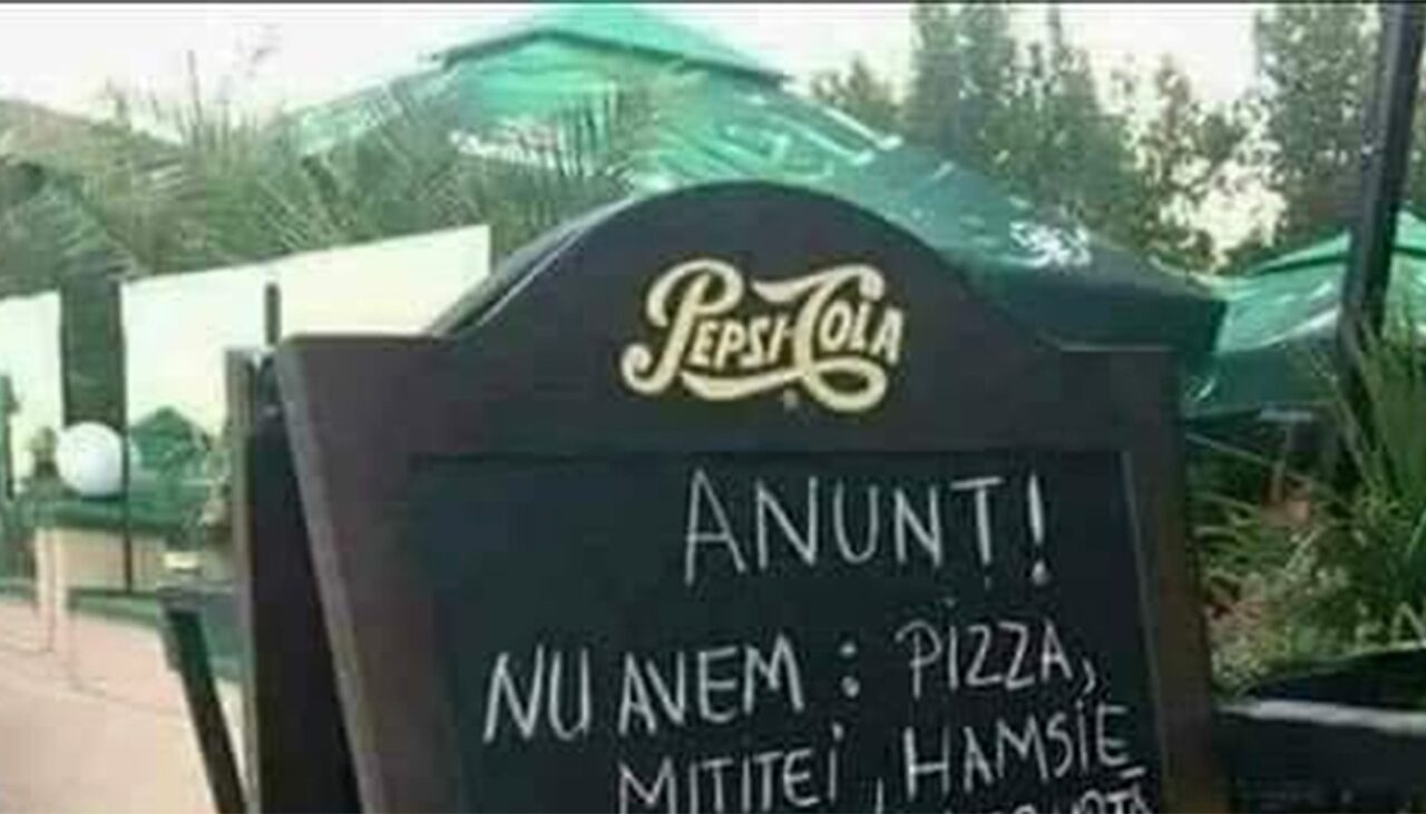 Anunț ilar postat de proprietarul unei terase din Bacău: „Nu avem: pizza, mititei, hamsie și nici…”