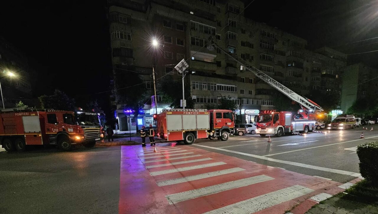 Două tentative de suicid în două zile, la Târgoviște. O femeie și un bărbat au amenințat că se aruncă de la etaj