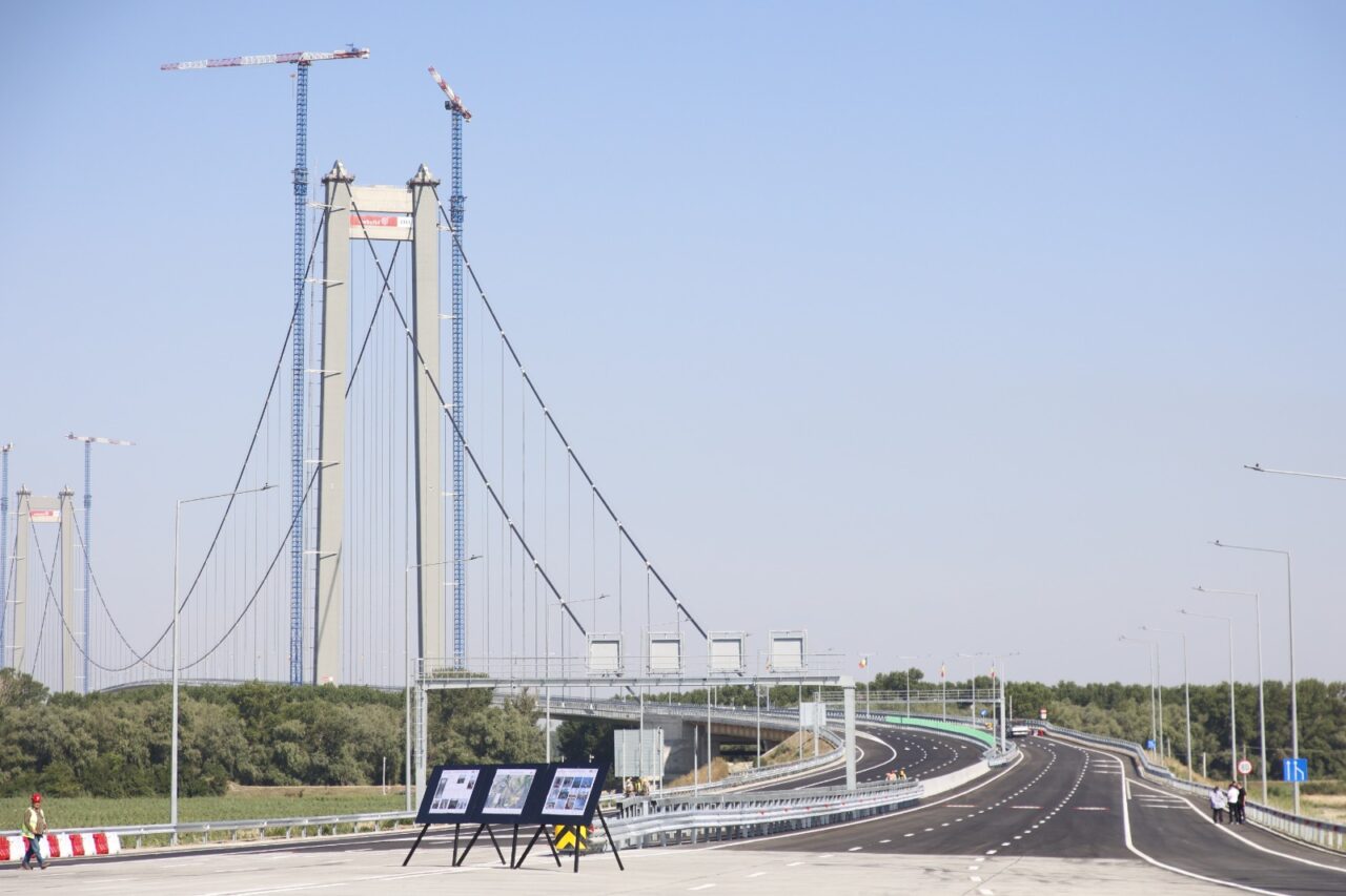 Podul suspendat de la Brăila, inaugurat joi. Președintele și premierul, prezenți la ceremonie. Informații importante pentru șoferi – FOTO și VIDEO