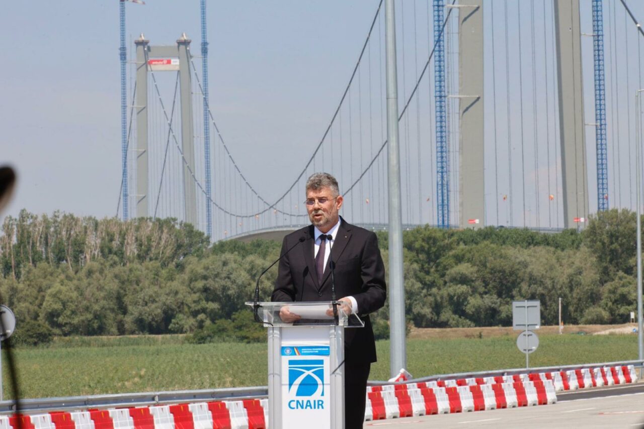 VIDEO | Mesajul premierului, pe Podul de la Brăila: „Este un simbol al patriotismului economic pe care l-am pus la baza Programului de Guvernare”