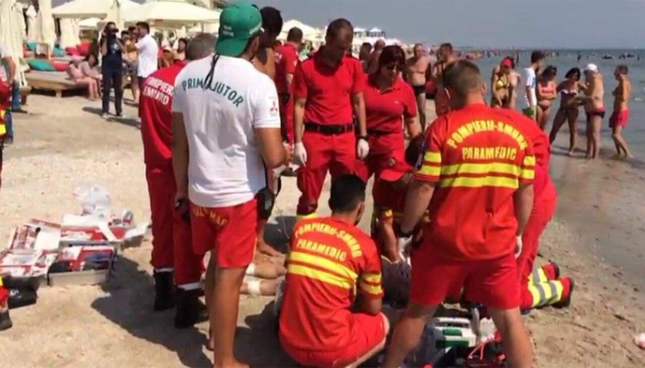 TRAGEDIE în Mamaia! Pe cine au scos salvamarii din apele mării. S-a înecat în zona hotelului Parc