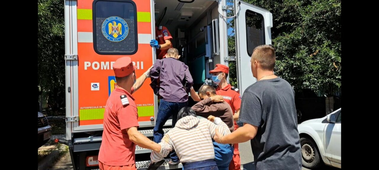 Azil ILEGAL, descoperit și la Brăila. În clădire erau cazați peste 40 de bătrâni și de tineri, inclusiv persoane cu dizabilități grave
