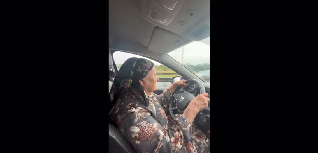 O șoferiță de 81 de ani din ORADEA a devenit vedetă pe TikTok. Femeia a fost filmată de nepotul său în timp ce conducea pe centura orașului