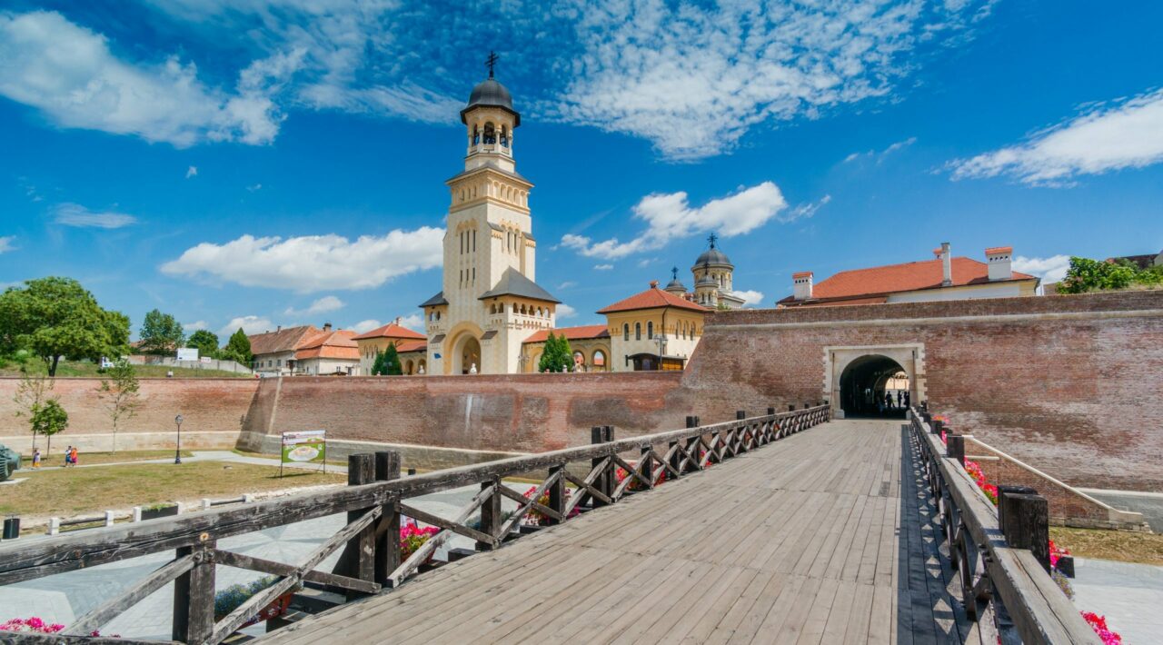 Nu e Malta, e doar o cetate din România care arată că și aici puteau pune lumea la cale cavalerii de odinioară / Turiștii străini, tot mai atrași