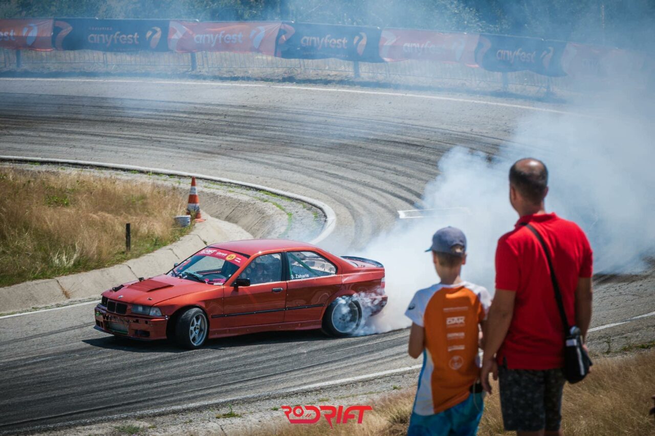 Bulgarii se distrează cu RIVALII la Campionatul Național de Drift! Yordan Mladenov, învingător pe Transalpina