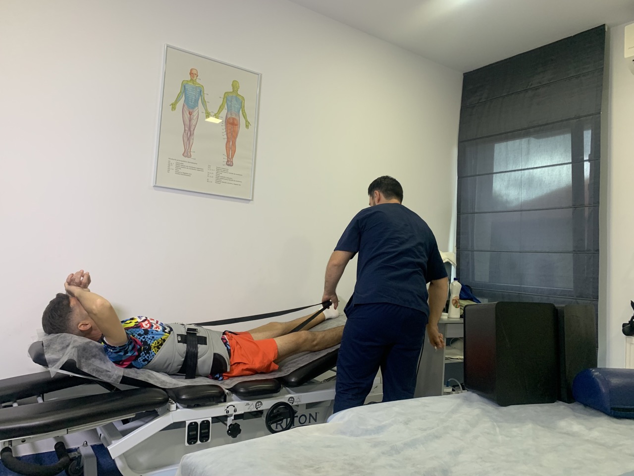 El e SPORTIVUL care a plecat pe semnătură din spital ca să nu rateze cursa!