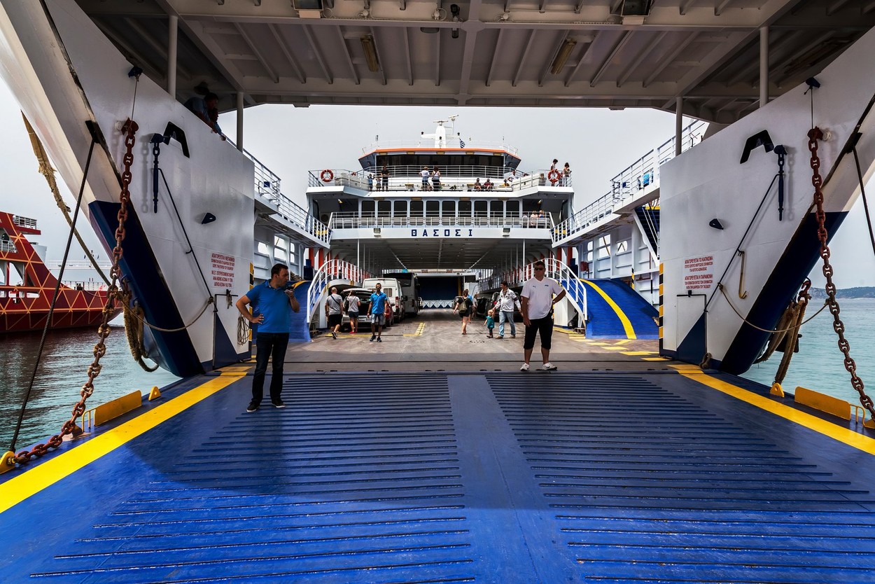 Cât costă o călătorie cu feribotul spre Thasos, în 2023. TARIFE pentru pasageri și autoturisme
