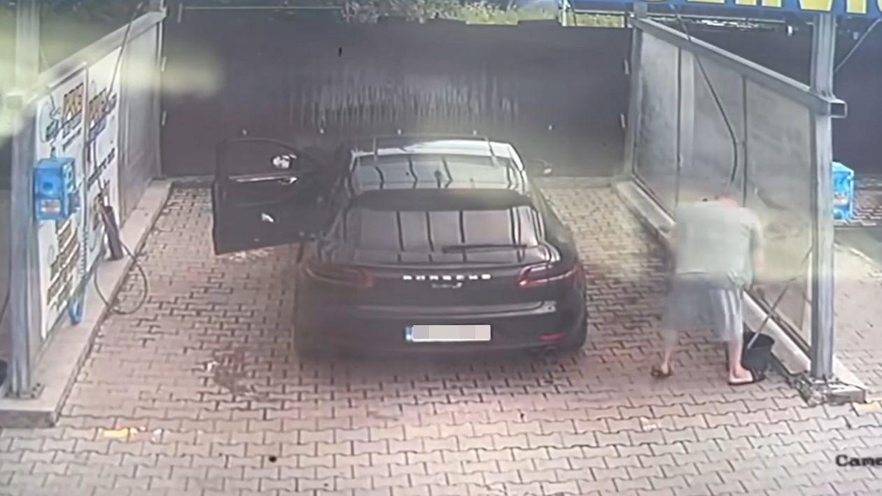 VIDEO | Bărbat din Brașov, filmat când fură o găleată și o perie dintr-o spălătorie auto. Imaginile au devenit virale: „A dat toți banii pe mașină”