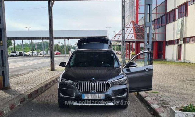 A venit pe jos acasă! Cum a fost PĂCĂLIT un român în Franța să închirieze un BMW furat
