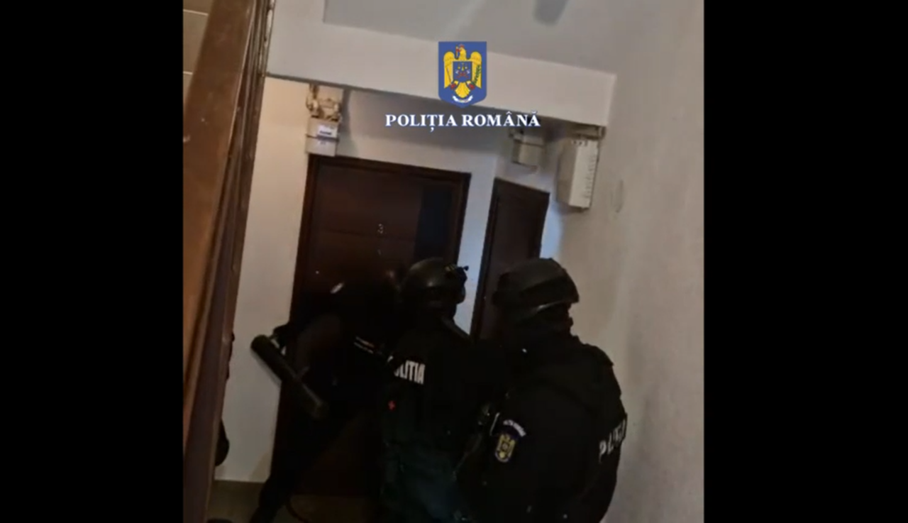 VIDEO | 15 persoane au fost duse la audieri într-un dosar de înșelăciune, fals și uz de fals. La ce sumă se ridică prejudiciul cauzat