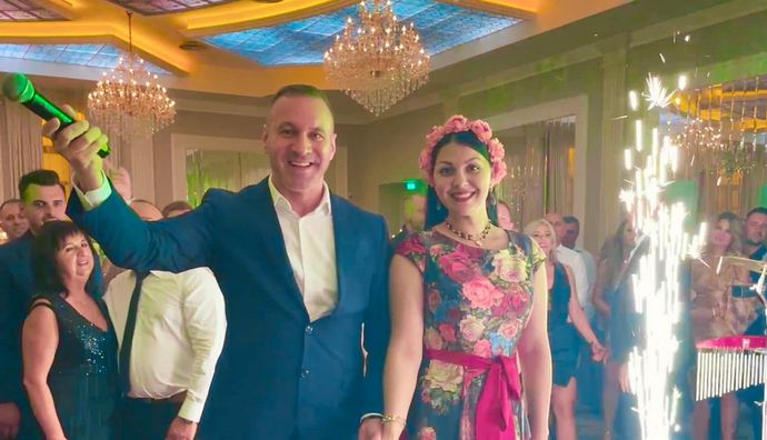 FOTO / Alin Oprea se pregătește de nunta cu Medana. Vor avea opt perechi de nași