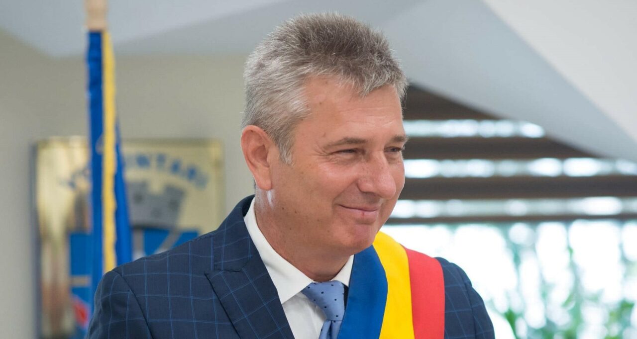 Florentin Pandele își vrea înapoi titlul de doctor în științe militare, pe care l-a pierdut în 2016. A atacat decizia la CAB