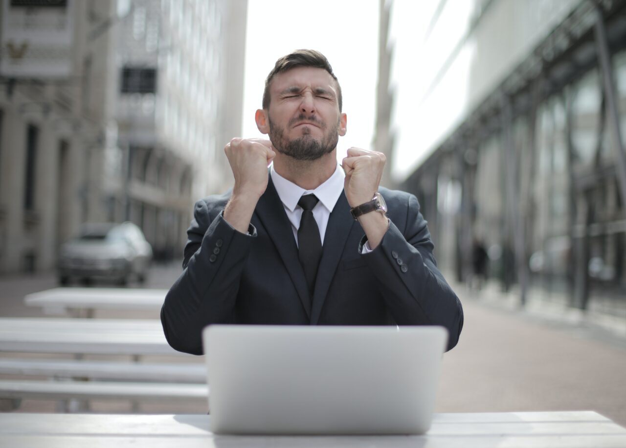 15.000 de euro, suma uriașă cu care se vinde o bancnotă veche românească pe internet. Tu o ai pe acasă?