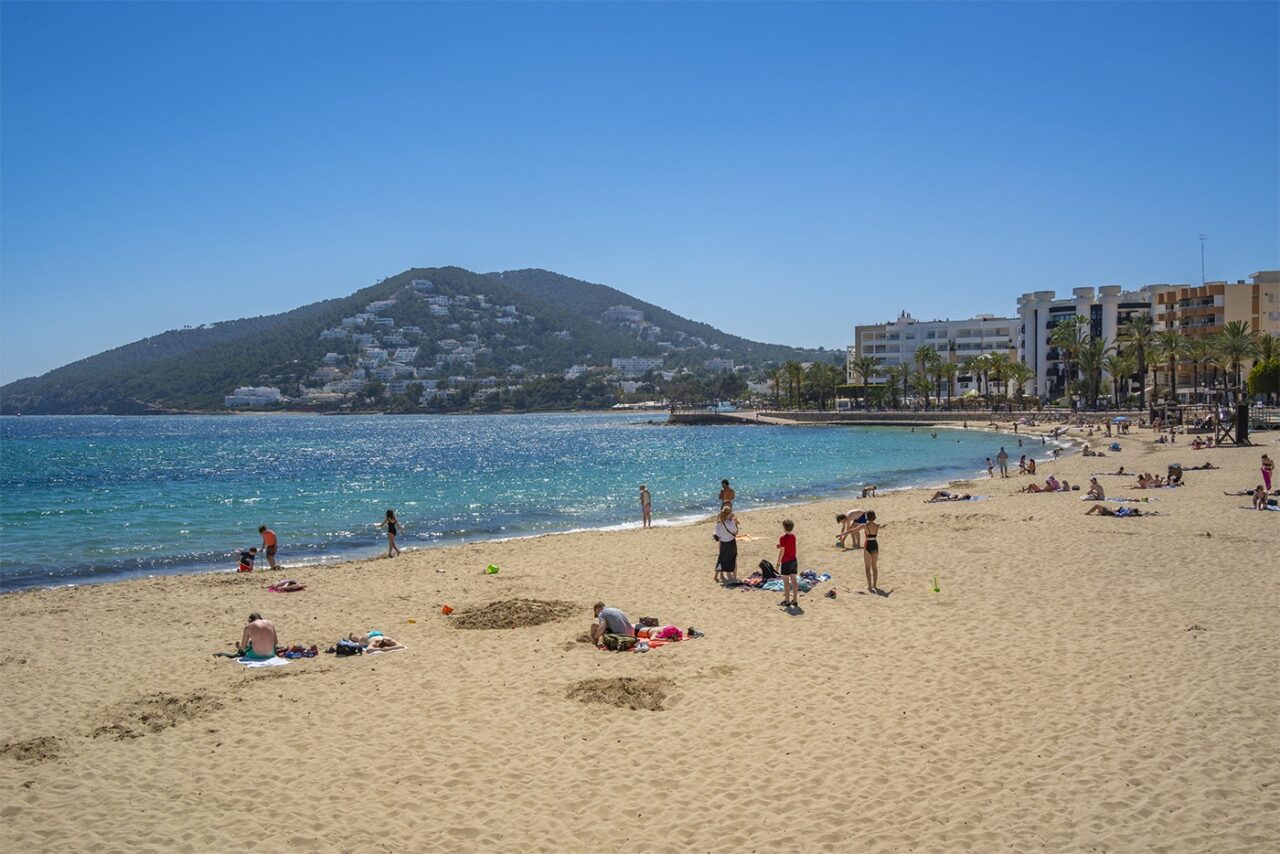 Ce a PĂȚIT o turistă din România la un hotel din Albania: „Ne-au anunțat cu 10 zile înainte”