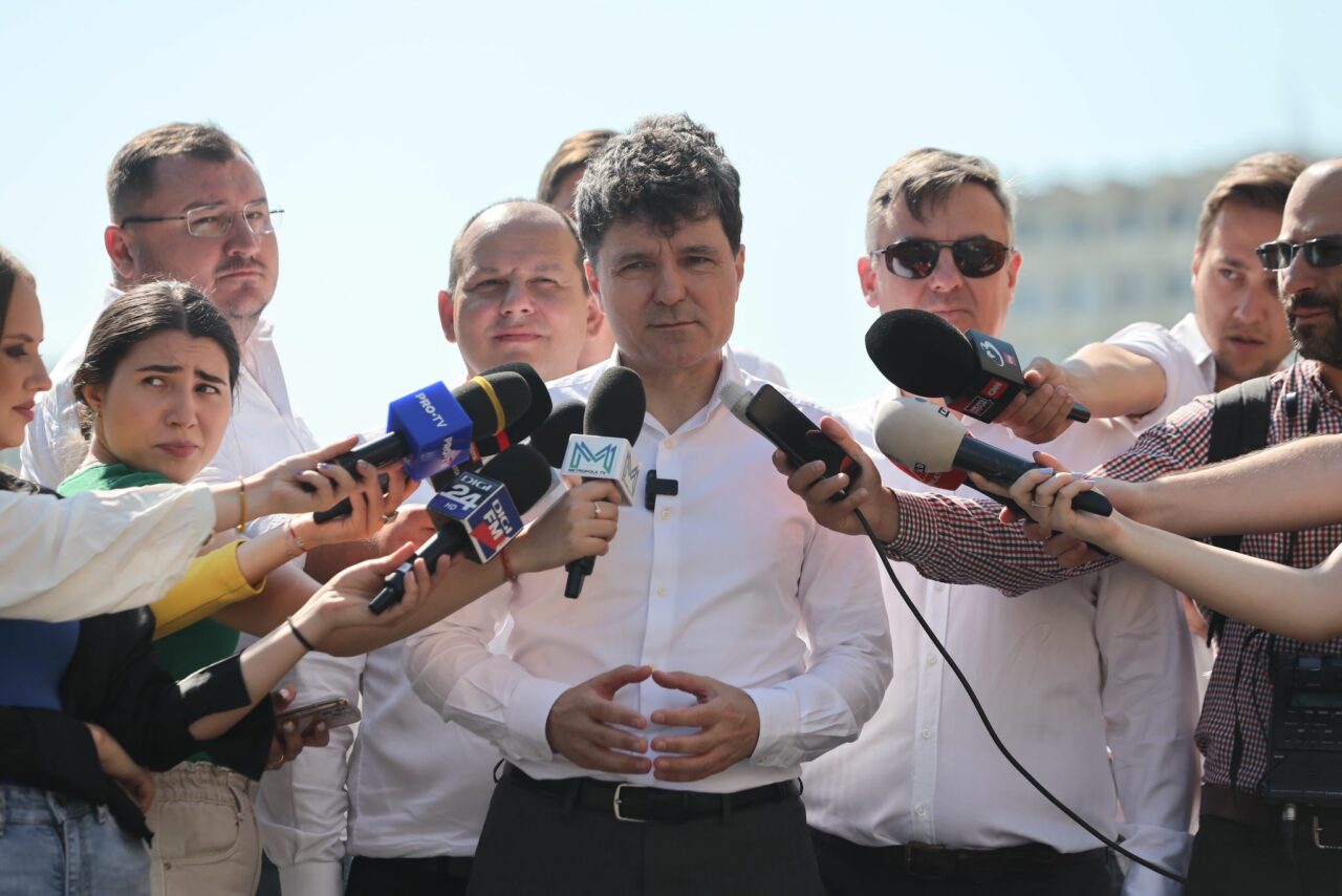 VIDEO | Primarul Nicușor Dan, despre ”azilele groazei”: ”Problema este că există mulți oameni care nu au aparținători”