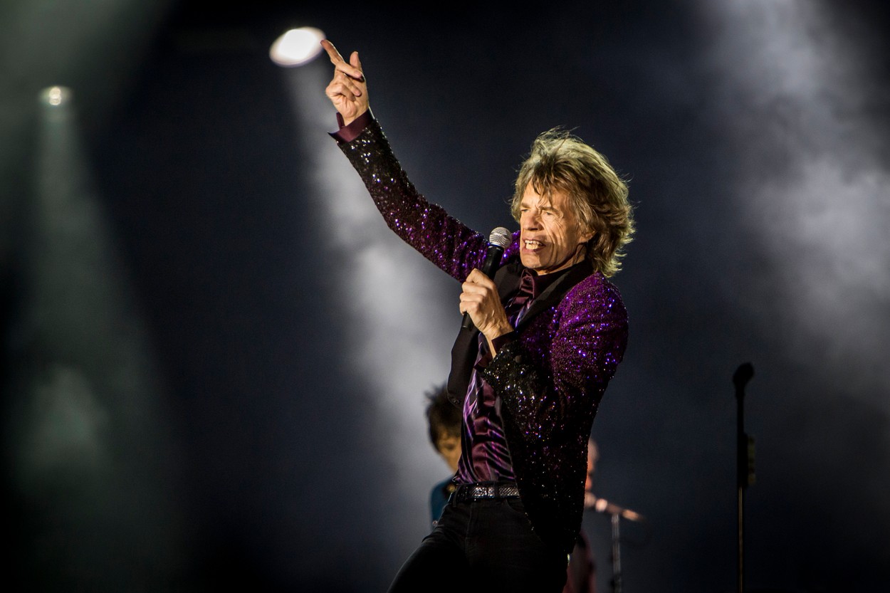 FOTO | Petrecere cu mare fast de ziua lui Mick Jagger. Câți invitați vor fi prezenți la aniversarea cântărețului britanic