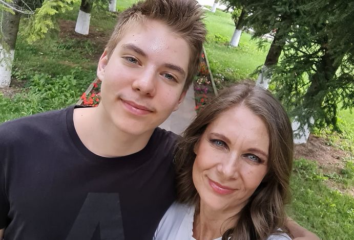 FOTO / Ce vrea să facă fiul Romaniței Iovan cu casa moștenită de la tatăl său. ”S-a cam deteriorat”