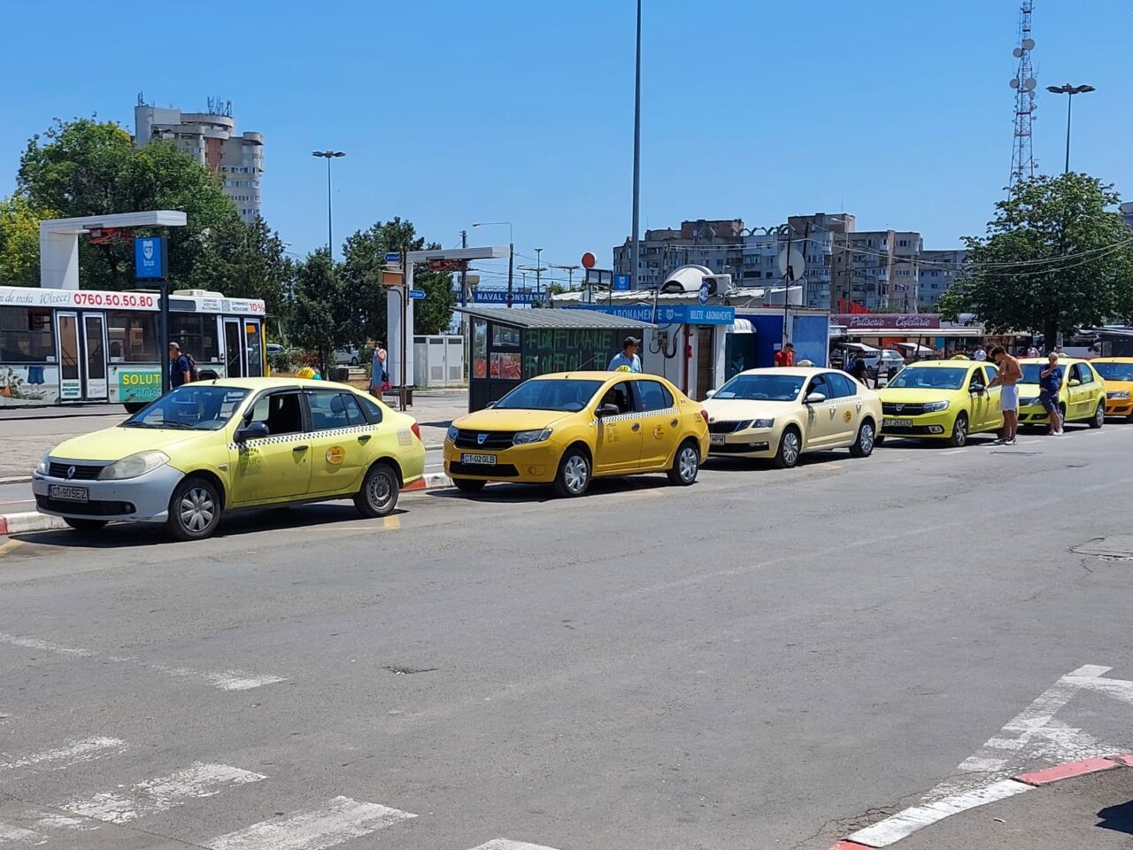 Cum PROFITĂ taximetriștii din Constanța de numărul mare de turiști din această perioadă. „La destinaţie, preţul a fost dublu faţă de cel normal”