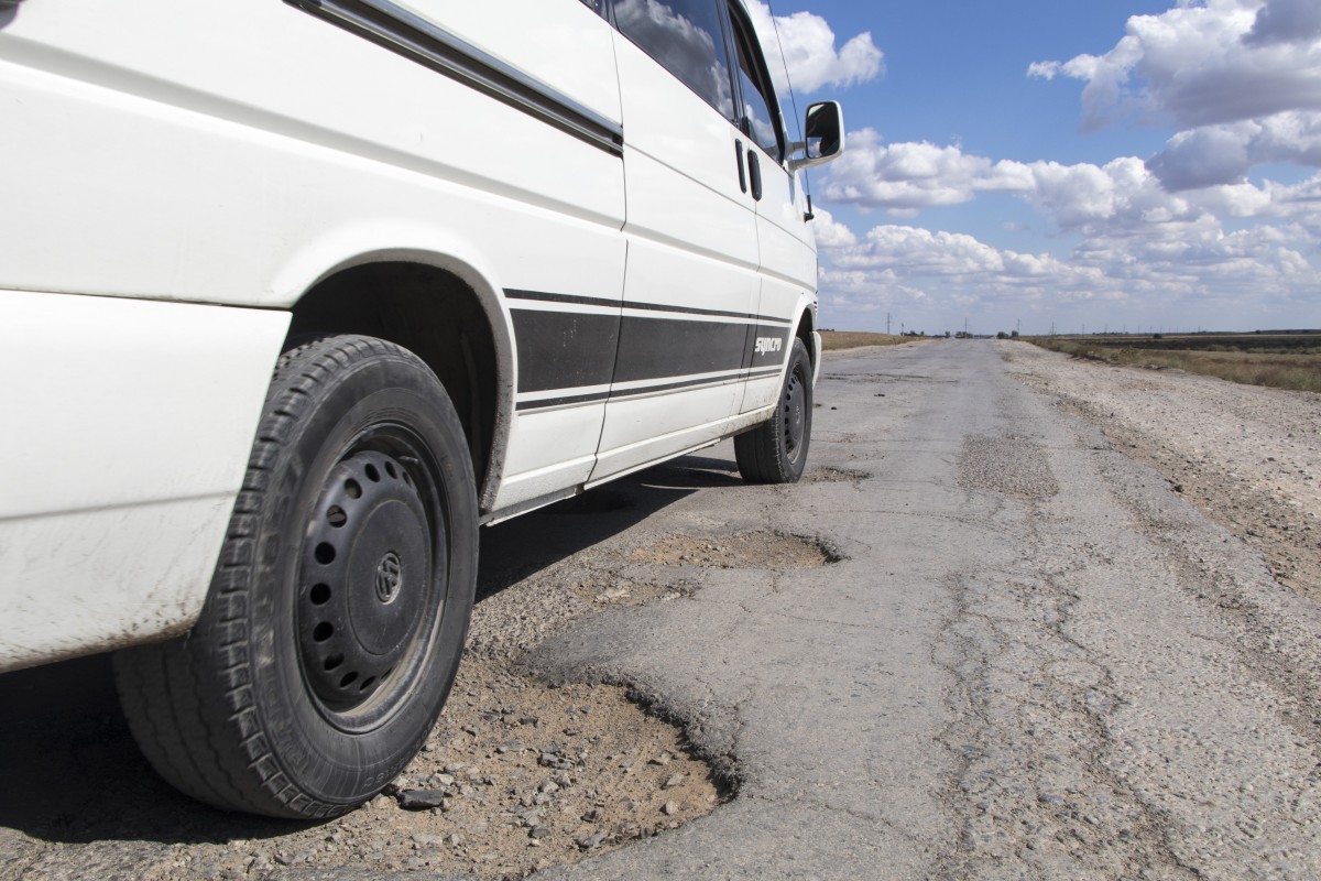 Despăgubit cu 25.000 de euro după ce a căzut cu mașina într-o GROAPĂ nesemnalizată. Cum s-a schimbat viața lui Marian în urma accidentului din 2020