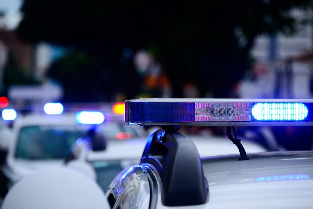 HAȚEG. Un bărbat a intrat cu furca într-o sală de jocuri de noroc. Cum s-a sfârșit totul