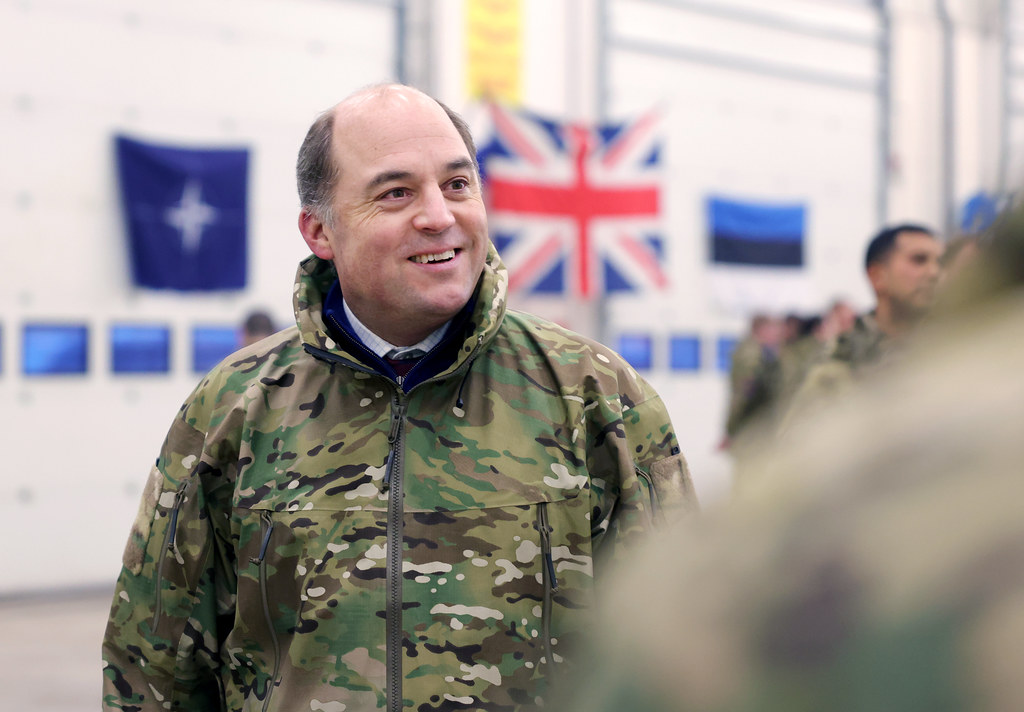 Ministrul britanic al Apărării a DEMISIONAT. Cine e noul șef al Armatei