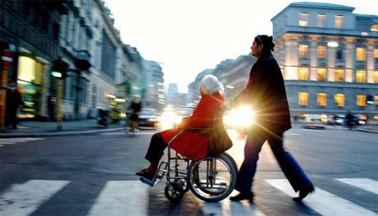 Ce a pățit o pensionară de 82 de ani din Italia, după ce a angajat o BADANTĂ de 49 de ani: „Blestemato!”