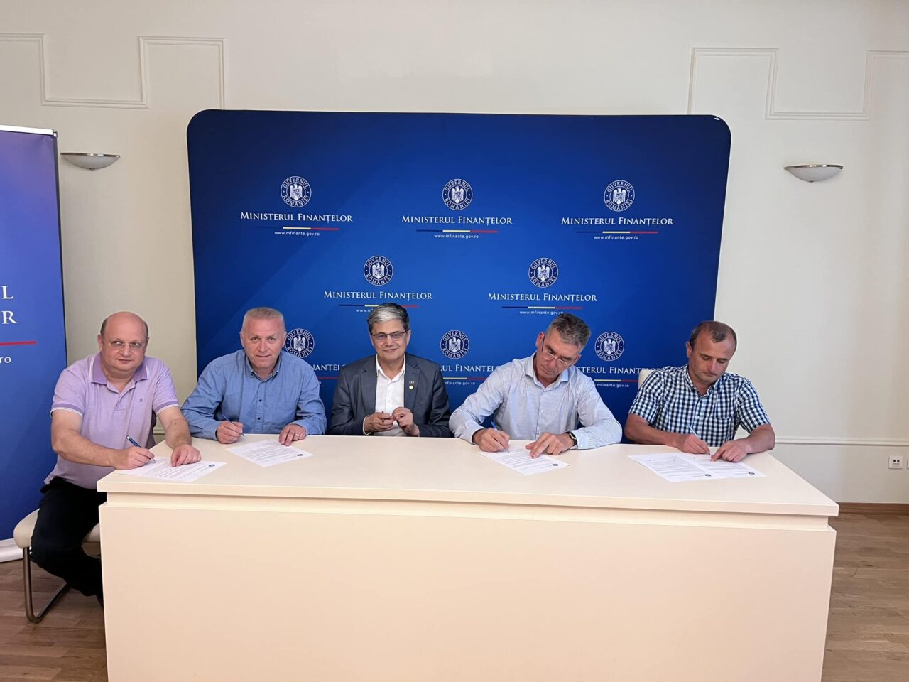 Marcel Boloș, întâlnire cu sindicaliștii din Ministerul Finanțelor: „NU vor exista disponibilizări”