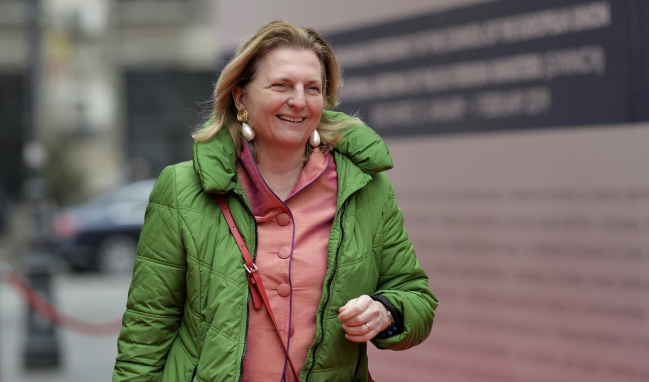 Fostul ministru de Externe al Austriei a închiriat o casă într-un sat din Rusia. „Este o viaţă bună. Nu am nevoie de Maldive sau de Seychelles”