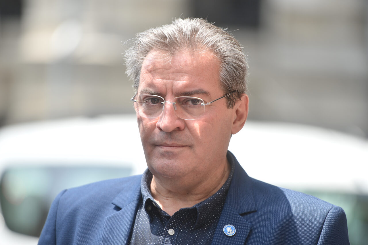 Mesajul mamei din Botoșani care s-a aruncat alături de copiii săi pe geam, comentat de criminologul Dan Antonescu: „Este faptă de răzbunare”