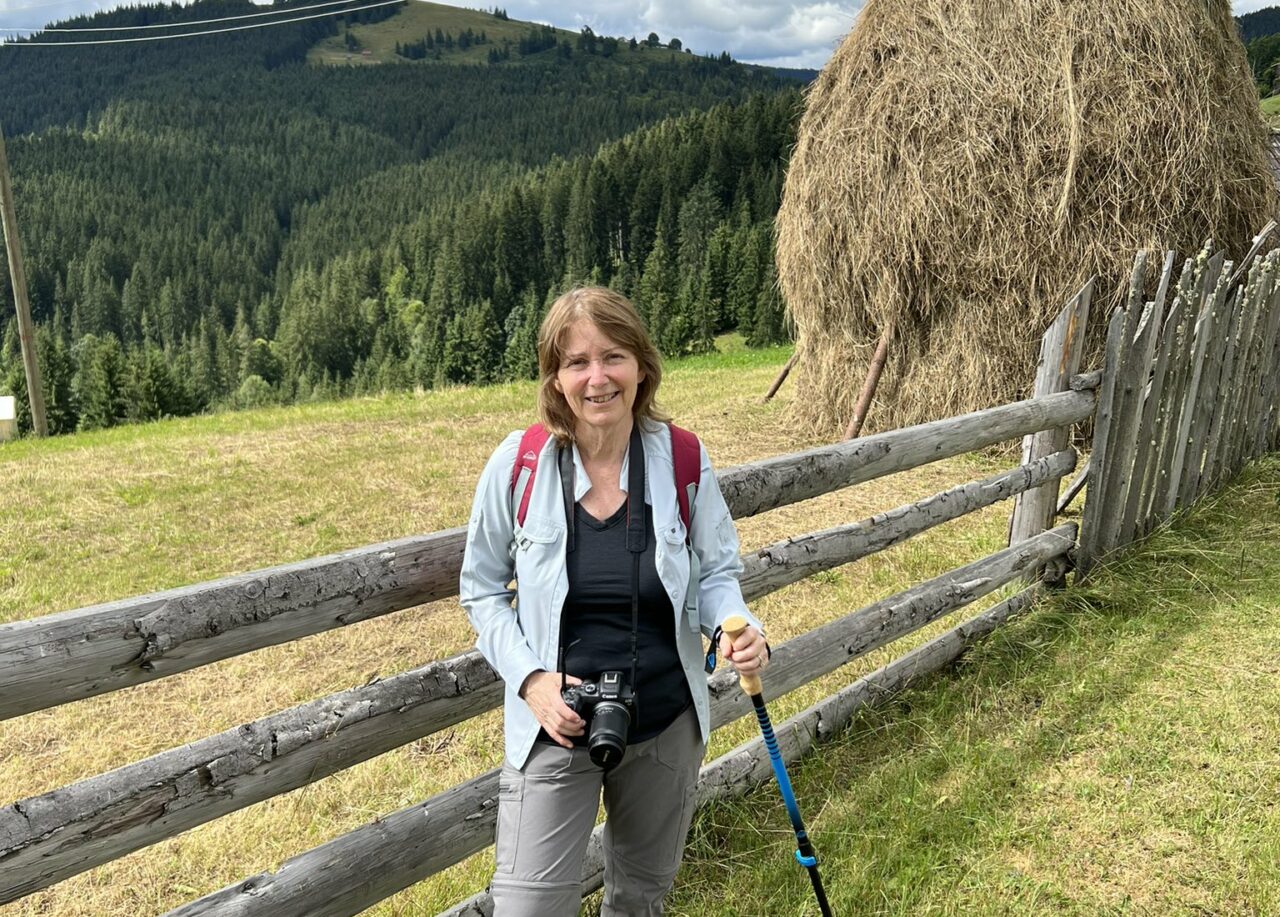 Ambasadorul SUA la București, Kathleen Kavalec, se bucură de „România frumoasă” în Bucovina