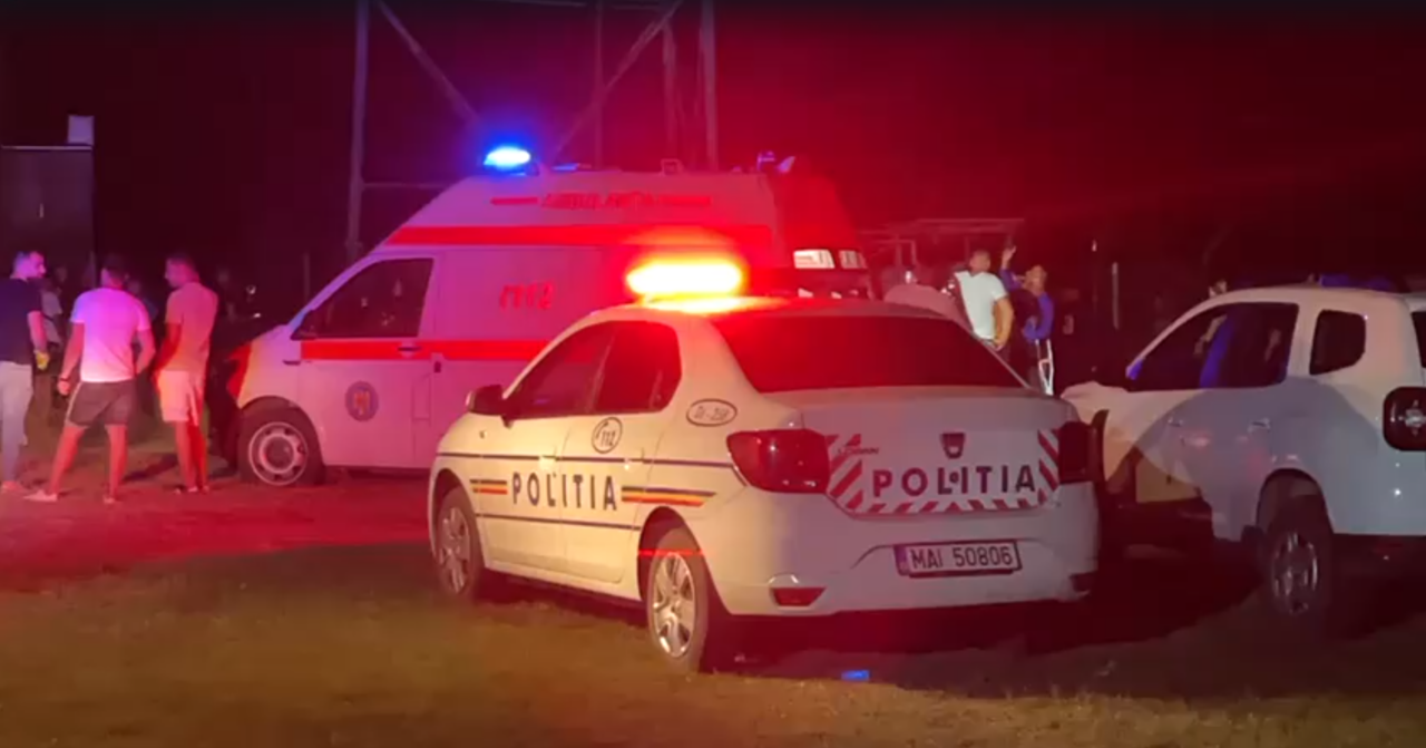 VIDEO | Un bărbat din Dolj a murit după ce a căzut de pe o antenă releu. Victima a alunecat de pe stâlp în timp ce amenința că se sinucide