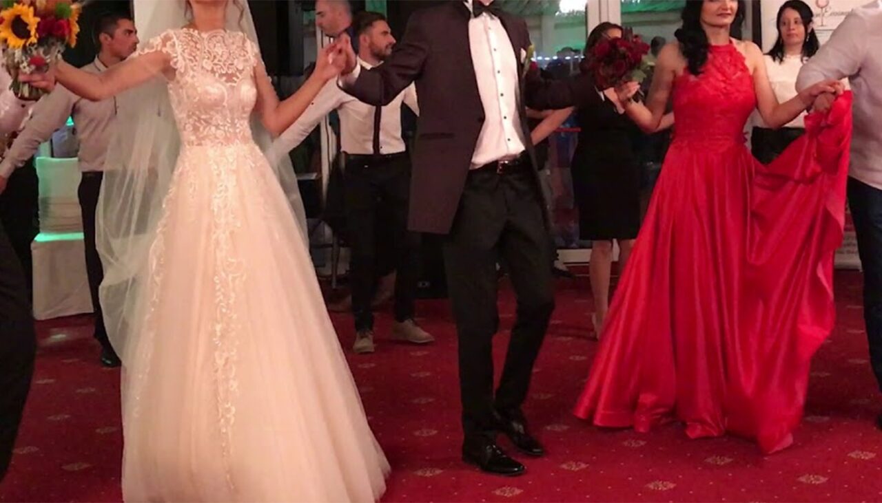 Nuntă fără final fericit, duminică noapte. Rudele au ÎNLEMNIT când au văzut ce s-a întâmplat în camera de hotel, la ora 1:20 noaptea