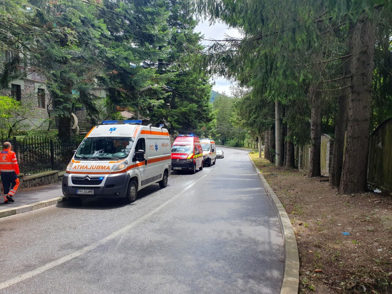 Copii intoxicați în Sinaia. Au consumat produse de la un fast-food. Nouă persoane au ajuns la spital