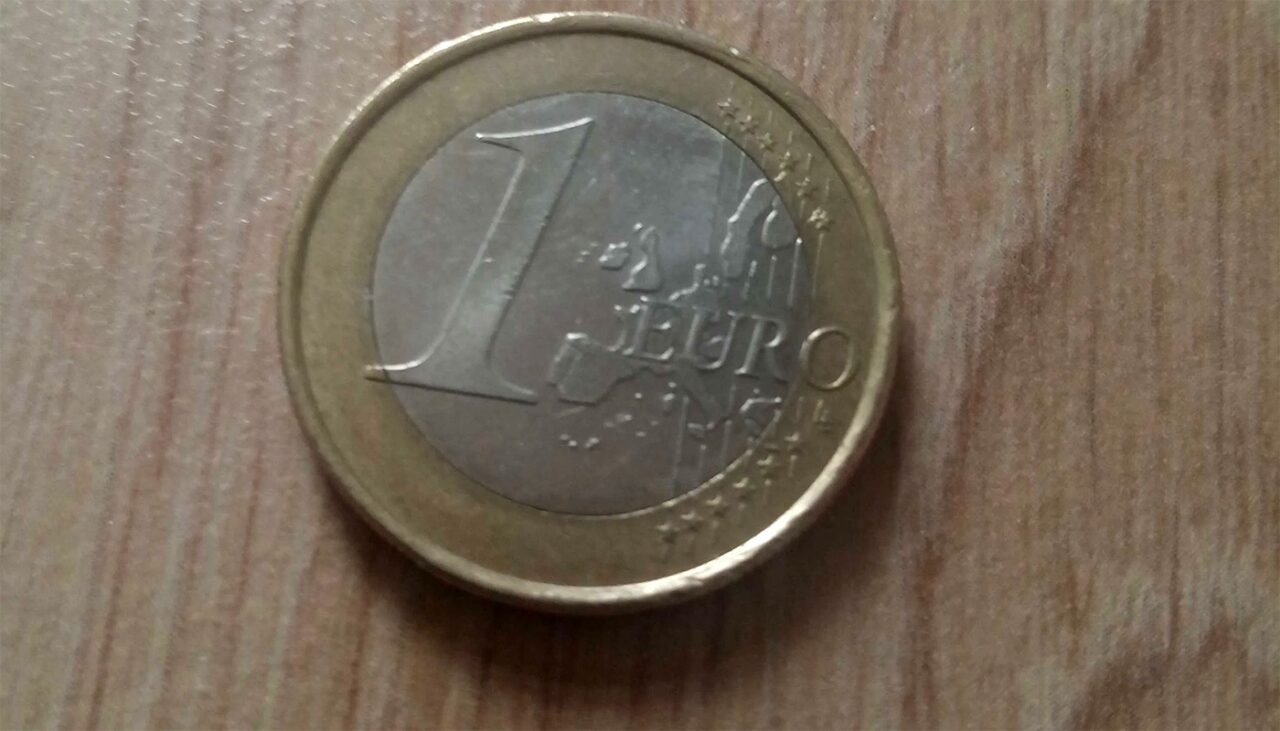 Vezi dacă ai acasă! Aceste monede de 1 euro pot fi VÂNDUTE acum cu 720.000 de euro