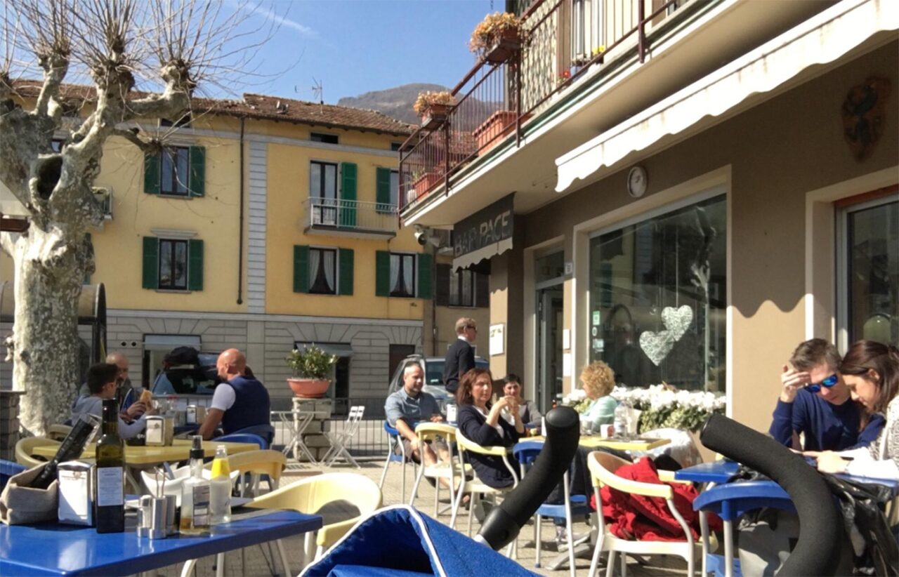 O turistă, TAXATĂ cu 20 de euro pe nota de plată într-un restaurant italian. Ce înseamnă „20 x servizio torta”, de fapt