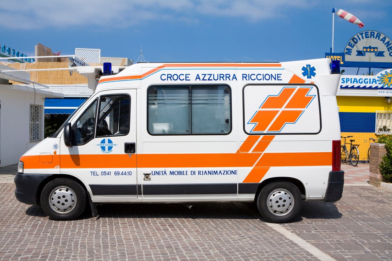 Un român din în Italia s-a stropit cu benzină și a amenințat că-și va da foc, după o CEARTĂ cu soția