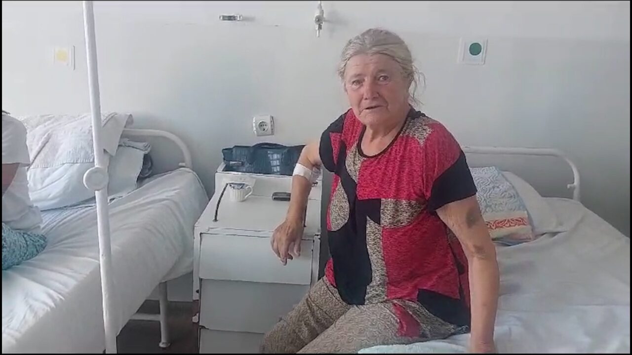 VIDEO EXCLUSIV | Carcalacii mișună teferi prin Spitalul Slatina, la două săptămâni după dezinsecție. Care sunt explicațiile managerului Angela Nicolae