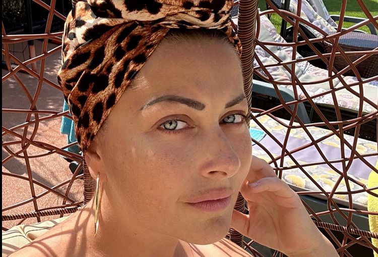 FOTO / Gabriela Cristea în COSTUM DE BAIE. Vedeta s-a relaxat în Grecia