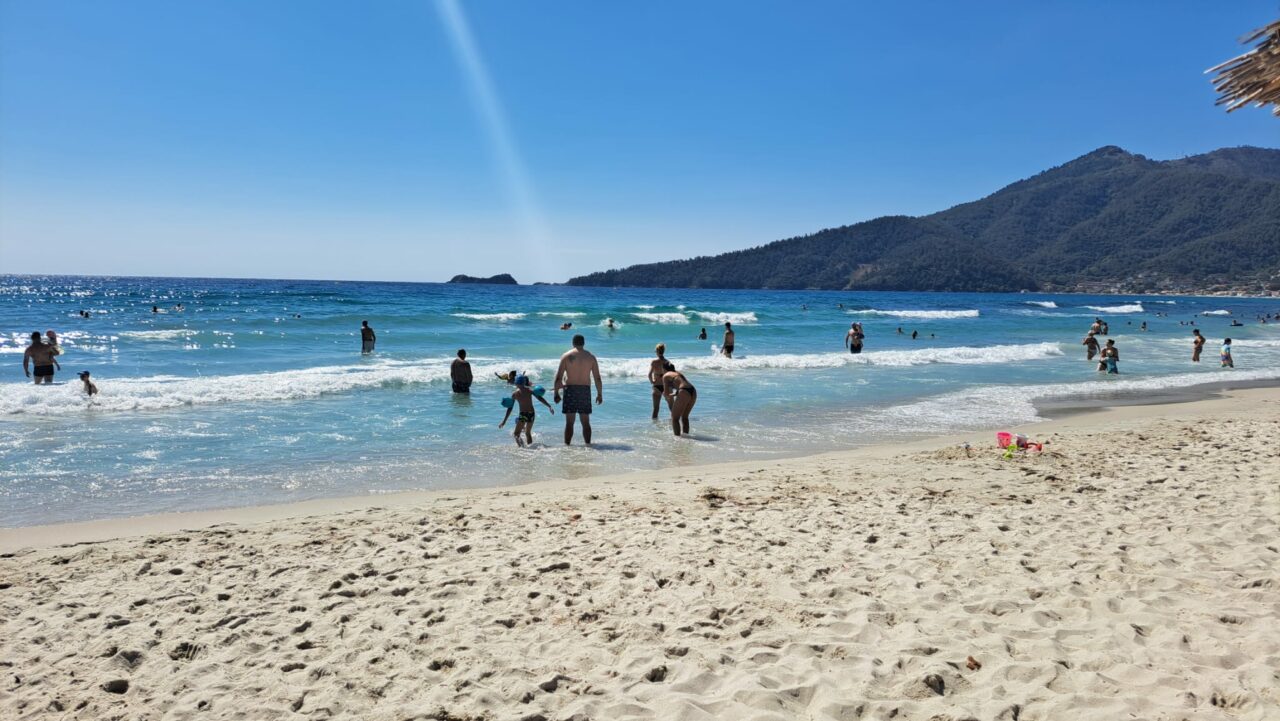 MOTIVUL pentru care o româncă aflată în Thasos s-a enervat pe conaționalii pe care i-a întâlnit pe plajă. „Nu am crezut că se poate și așa”